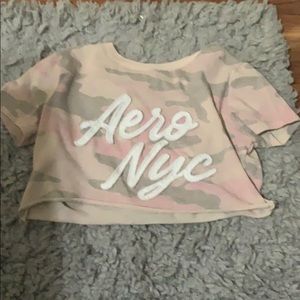 Cropped aero t-shirt.